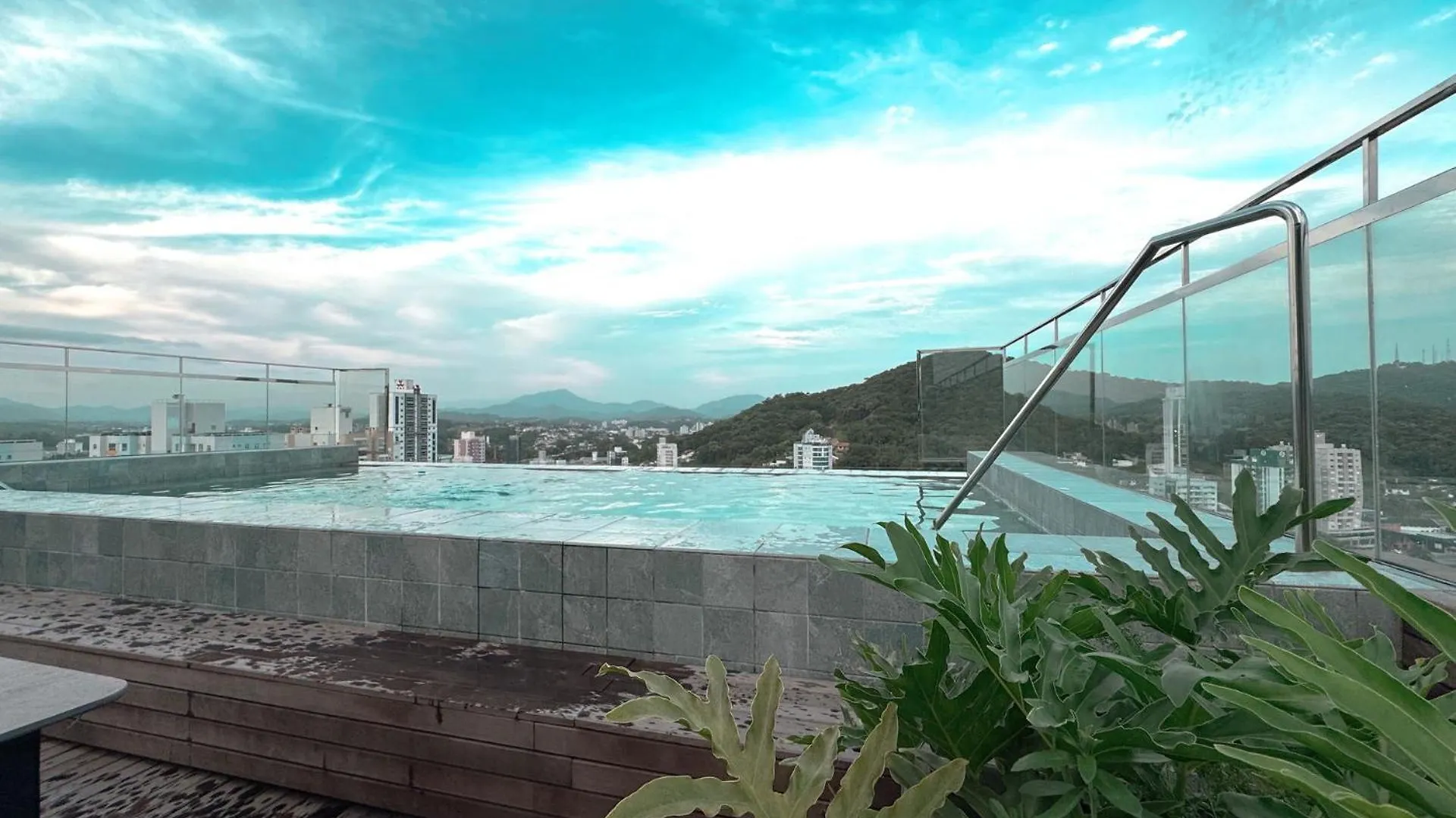 Loft Studio Com Piscina Em Blumenau Zw3837